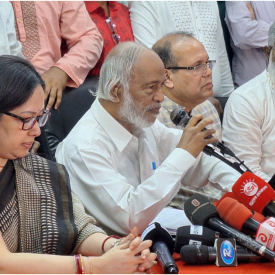 ছাত্র-জনতার বিপ্লব রোমান্টিক রেভুলেশন : মঈন খান