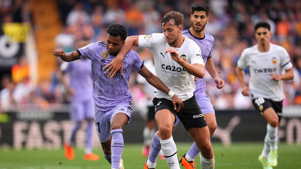 ঘূর্ণিঝড়ে ক্ষতিগ্রস্ত এলাকায় আওয়ামী লীগের প্রতিনিধি দল