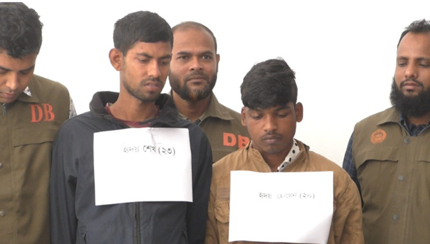 নড়াইলে দেশীয় অস্ত্রসহ দুই যুবক আটক