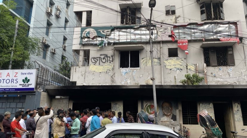 ক্ষতিগ্রস্ত রাস্তাঘাট দ্রুত মেরামতে কাজ করছে সরকার: প্রধানমন্ত্রী