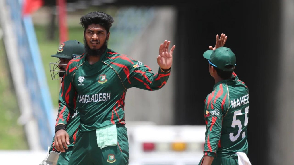 বিশ্বকাপের সেরা একাদশে রিশাদ, অধিনায়ক রশিদ খান