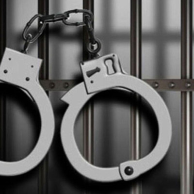 গভীর রাতে বেপরোয়া গাড়ি চালিয়ে মারধরের মুখে রাভিনা