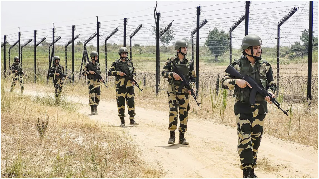 তিনমাস ধরে অবরুদ্ধ একটি পরিবার!