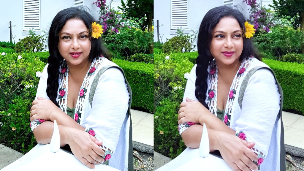 স্বামীর ফার্মেসিতে মিলল স্ত্রীর মরদেহ, পাশে পড়েছিল বটি