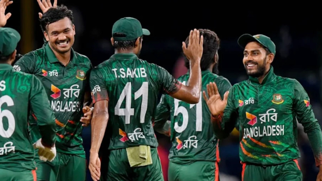 ‘শয়তানকে পাথর নিক্ষেপের’ মধ্য দিয়ে শেষ হলো হজ