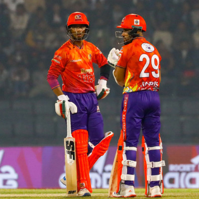 আইফোন ১৫ : অতিরিক্ত গরম হওয়ার কারণ জানালো অ্যাপল