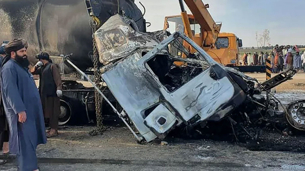 আফগানিস্তানে ট্যাংকারের সঙ্গে বাসের সংঘর্ষ, নিহত অন্তত ২১