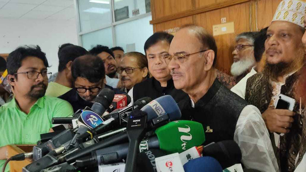 বিএনপিকে নিয়ে নির্বাচন করতে হবে, এটা সংবিধানে লেখা নেই