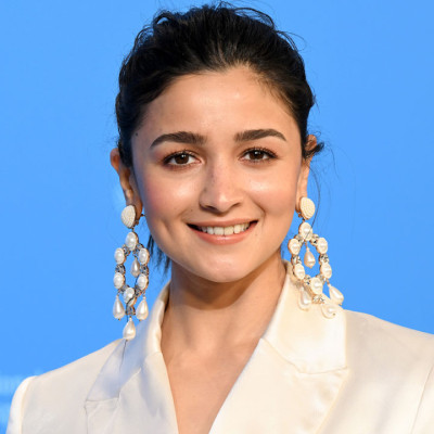 ‘লাভ অ্যান্ড ওয়ার’ সিনেমায় যে চরিত্রে দেখা যাবে আলিয়াকে