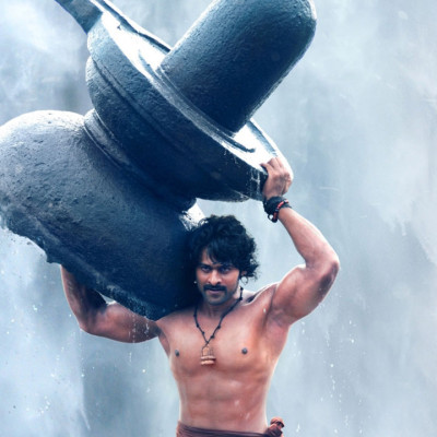 ৪৪ বছরে পা দিয়েছেন ‘বাহুবলী’ খ্যাত প্রভাস