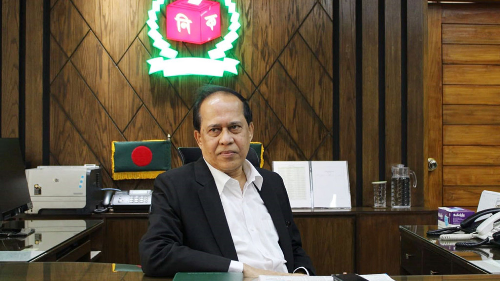 নির্বাচন কীভাবে আরও স্বচ্ছ হয় তা নিয়ে কাজ করা উচিত : সিইসি