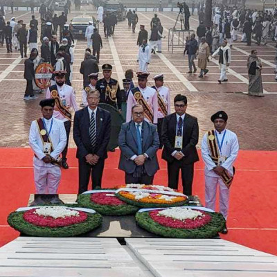 বুদ্ধিজীবী স্মৃতিসৌধে প্রধান বিচারপতির শ্রদ্ধা