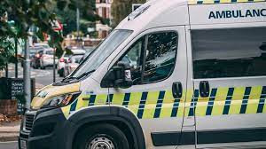 রোগী বহনের সময় অ্যাম্বুলেন্স চালকের হার্ট অ্যাটাক, অতঃপর…