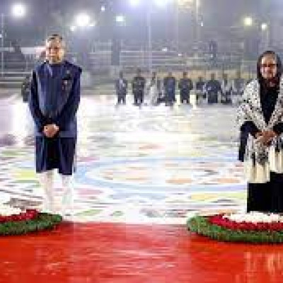 একুশের প্রথম প্রহরে রাষ্ট্রপতি-প্রধানমন্ত্রীর শ্রদ্ধা