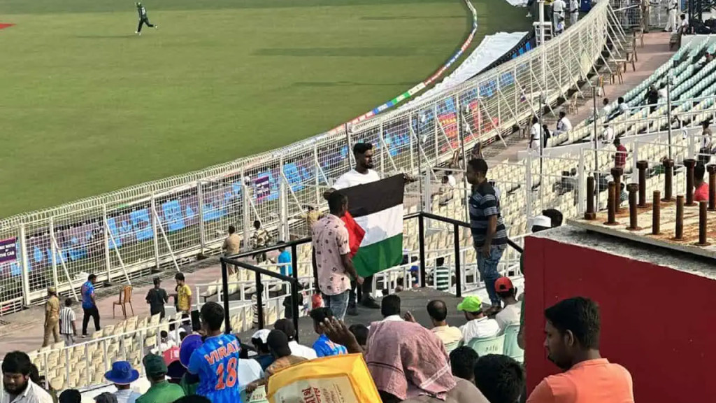 বাংলাদেশ-পাকিস্তান ম্যাচে ফিলিস্তিনের পতাকা উড়িয়ে আটক ৪