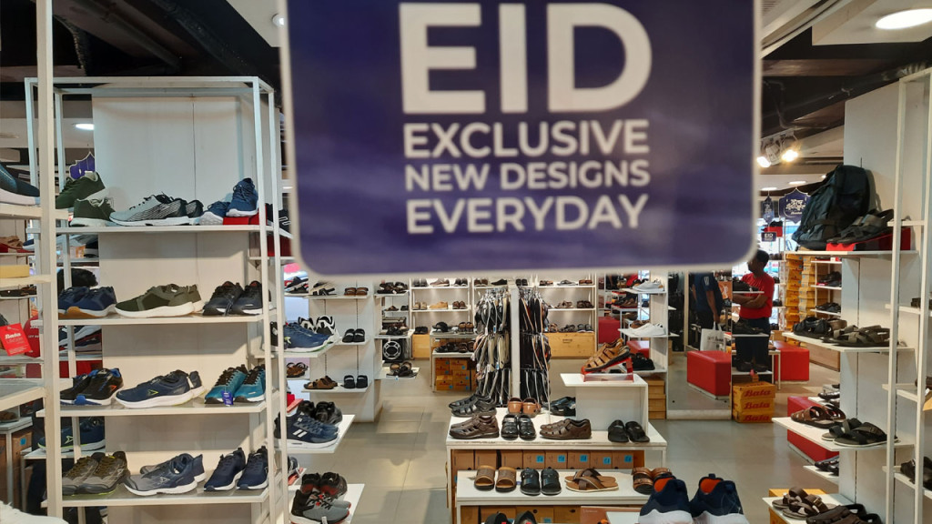 জুতায় বেশি ছাড়েও মিলছে না কাঙ্ক্ষিত ক্রেতা