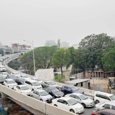 প্রথম দিনেই যানজটে কাবু এক্সপ্রেসওয়ের এফডিসি এক্সিট র‌্যাম্প