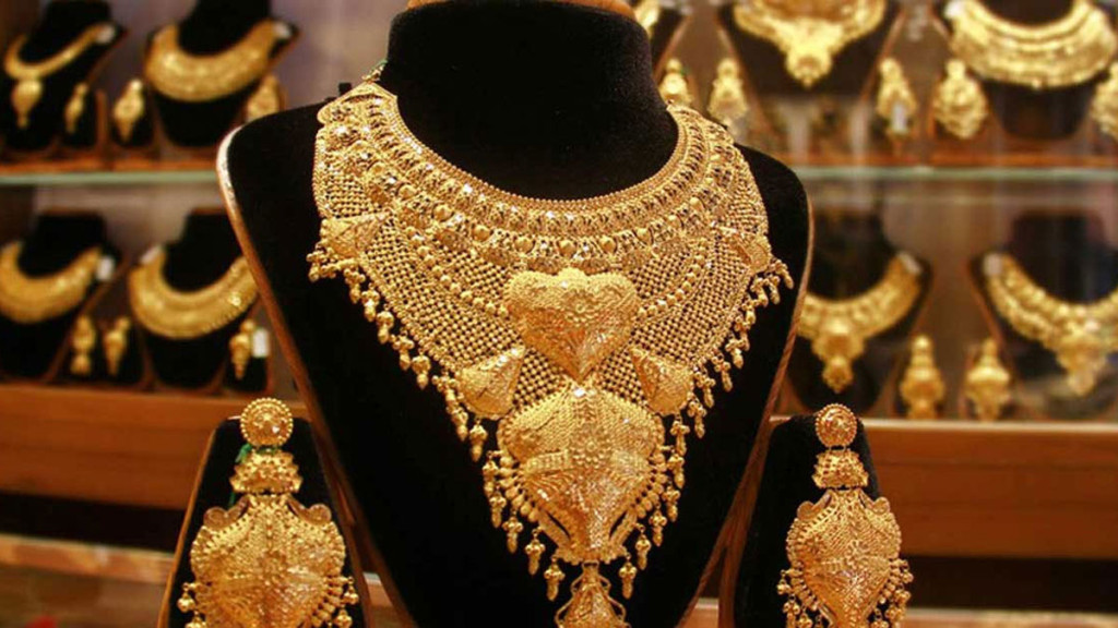 সোনার দাম কমলো