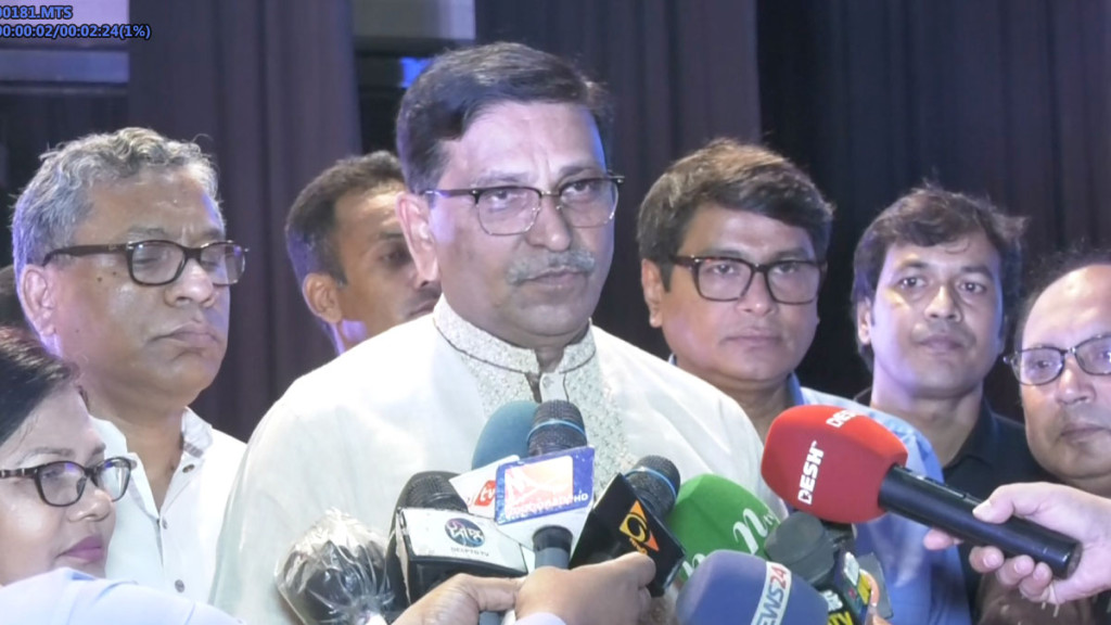 ফখরুলদের মাথা ঠিক আছে কিনা পরীক্ষা করে দেখা দরকার : হানিফ