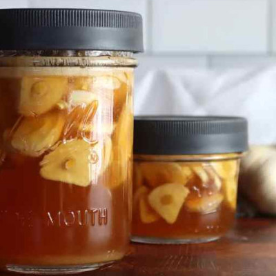 রসুনের সঙ্গে মধু মিশিয়ে খেলে উপকারিতা বাড়ে কয়েক গুণ