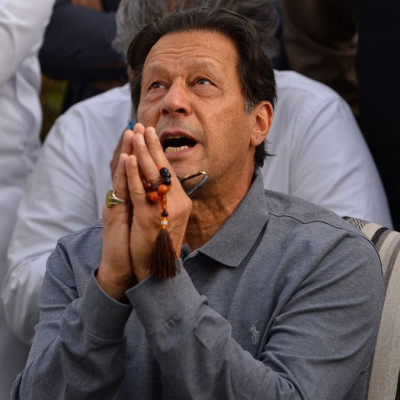 দণ্ড স্থগিতেও অস্বস্তিতে ইমরান, আরেক মামলায় হতে পারে ১৪ বছরের জেল