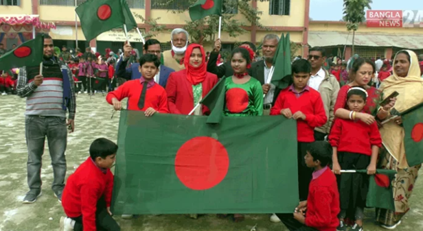 নড়াইলে শিশুদের নিয়ে জাতীয় পতাকা উৎসব