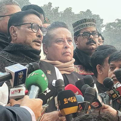 সাম্প্রদায়িক অপশক্তির বিরুদ্ধে লড়াই অব্যাহত রাখতে হবে