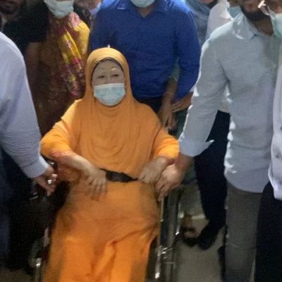 বাসায় ফিরলেন খালেদা জিয়া