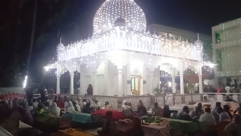 মায়ার টানে লাখো ভক্তের পদচারণায় লালন মেলা