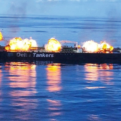 লোহিত সাগরে সৌদি ট্যাংকারে হামলা!