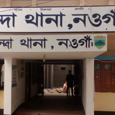 নওগাঁয় ট্রাক-পিকআপের মুখোমুখি সংঘর্ষে নিহত ৩