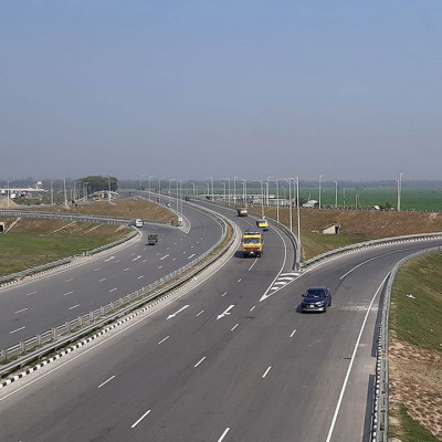 বন্ধুদের সঙ্গে ঘুরতে গিয়ে বাইক দুর্ঘটনায় কলেজছাত্র নিহত