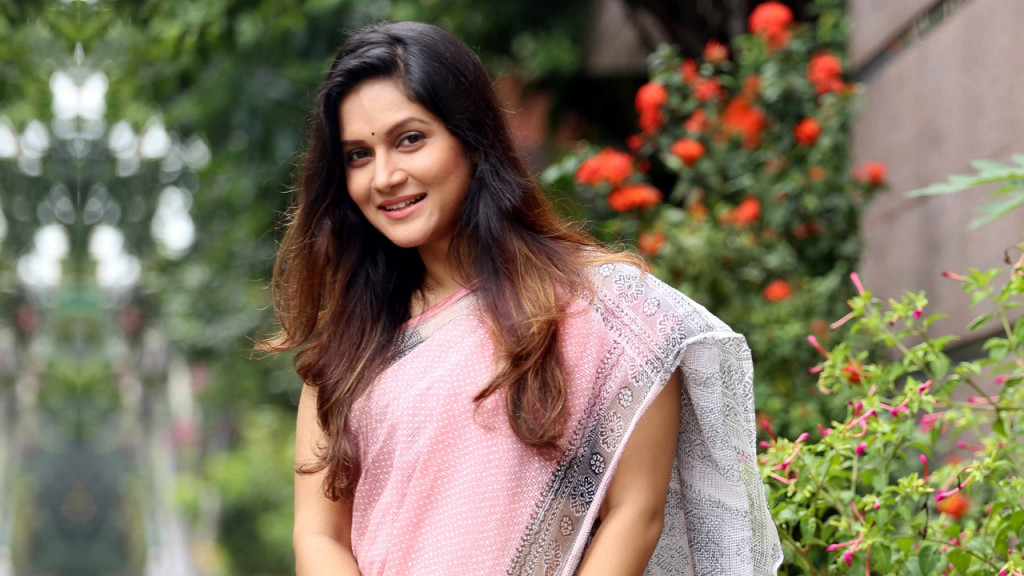 নাম থেকে যে কারণে ‘খান’ বাদ দেন মিথিলা