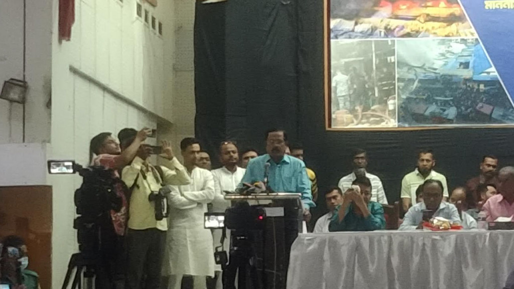 মেয়রের কাছে জলাবদ্ধতা নিয়ে অভিযোগ জানালেন নানক