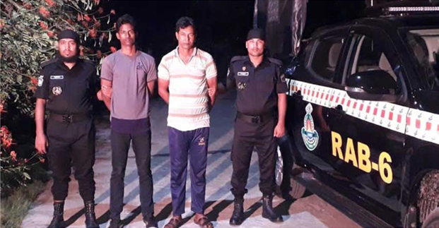 নড়াইলে কাজের কথা বলে নেওয়া হচ্ছিল চট্টগ্রাম, বাস থেকে উদ্ধার ৫৯