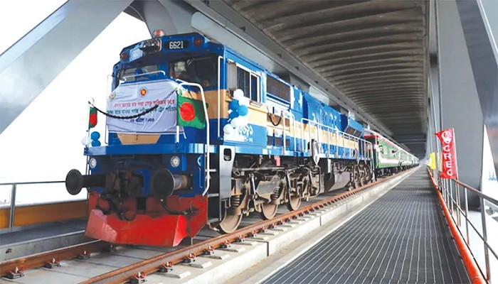 পদ্মা সেতু হয়ে আজ ভাঙ্গা যাবে পরীক্ষামূলক ট্রেন