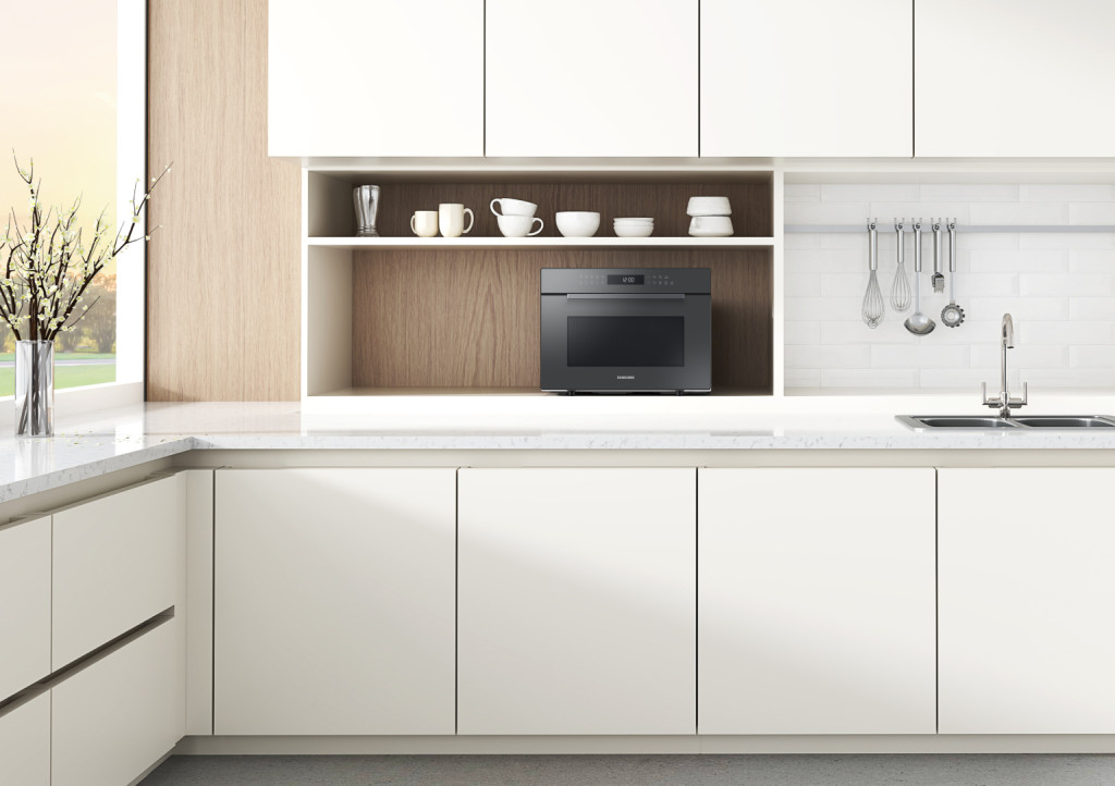 স্মার্ট পরিবারে মাল্টিফাংশনাল মাইক্রোওয়েভ