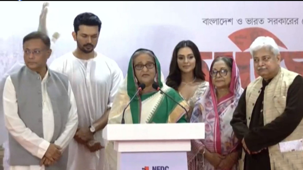 ‘মুজিব : একটি জাতির রূপকার’ সিনেমার প্রিমিয়ার প্রদর্শনীর উদ্বোধন