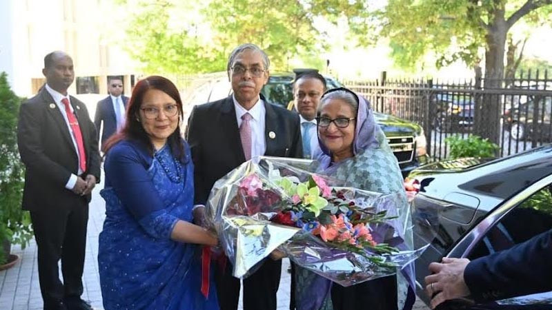 দেশের ভাবমূর্তি আরো জোরদার করতে কাজ করুন: প্রধানমন্ত্রী