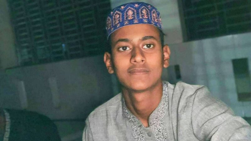 নড়াইলে কিশোরকে কুপিয়ে হত্যা