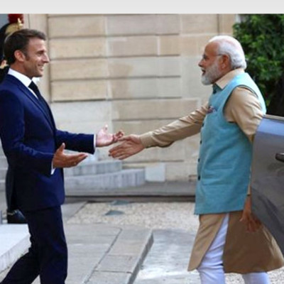 ভারত ফ্রান্সের কাছ থেকে ২৬ রাফাল যুদ্ধবিমান ও ৩ সাবমেরিন কিনছে!