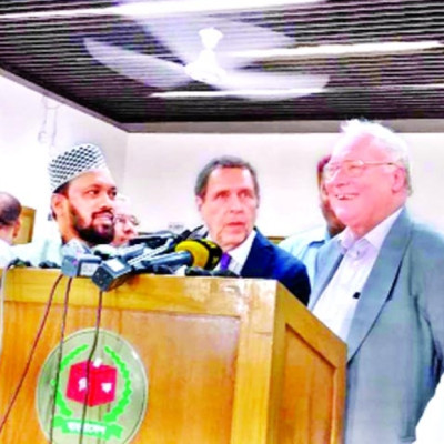 অসাংবিধানিক তত্ত্বাবধায়ক সরকার: ইসির সঙ্গে বৈঠক শেষে ৪ দেশের প্রতিনিধিদল