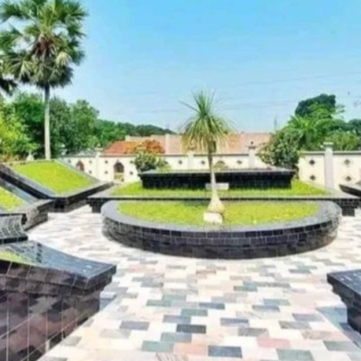 'চুয়াডাঙ্গায় আট শহীদের কবরের উপর নির্মিত স্মৃতিসৌধ 'আটকবর