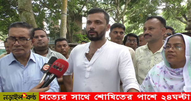 নড়াইল শহরের সৌন্দর্যবর্ধনে কাজ করছেন মাশরাফী