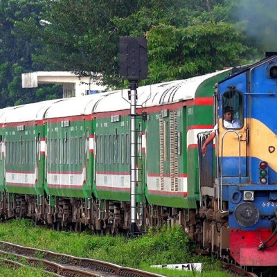 ট্রেনের ভাড়া আপাতত বাড়ছে না : মন্ত্রী