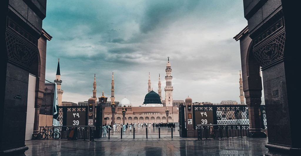 প্রিয়নবী সা. ভালো বলেছেন যাকে